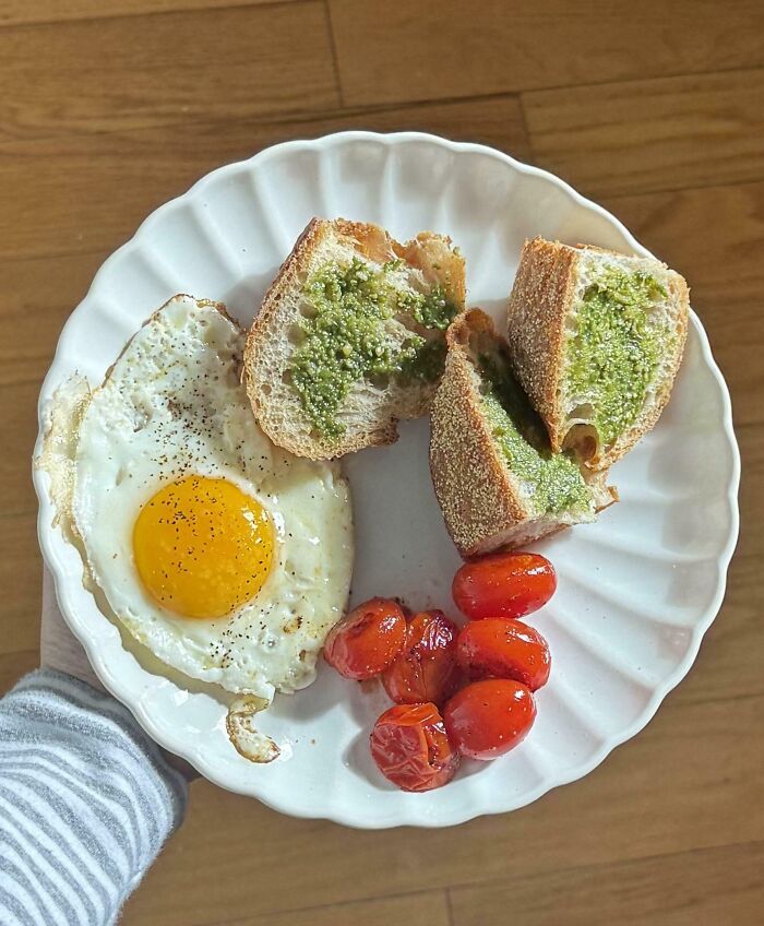 59 Girl Dinner Pics That Come With A Side Of Stories We Were Not Prepared For