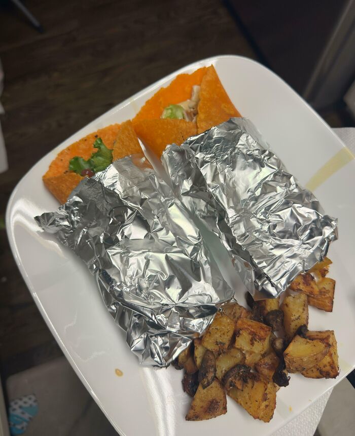 59 Girl Dinner Pics That Come With A Side Of Stories We Were Not Prepared For