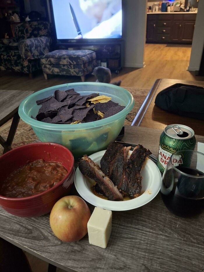 59 Girl Dinner Pics That Come With A Side Of Stories We Were Not Prepared For