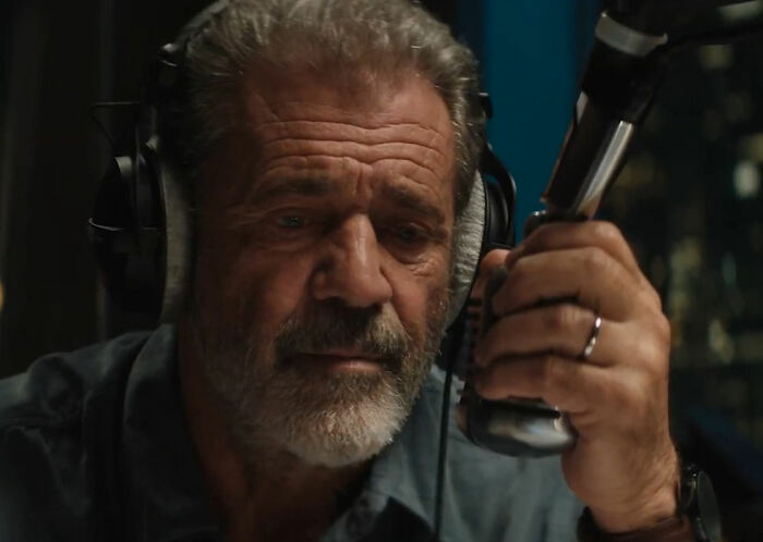 Mel Gibson’s “Secret Love” Passes Away In Horrible Swimming Pool Accident