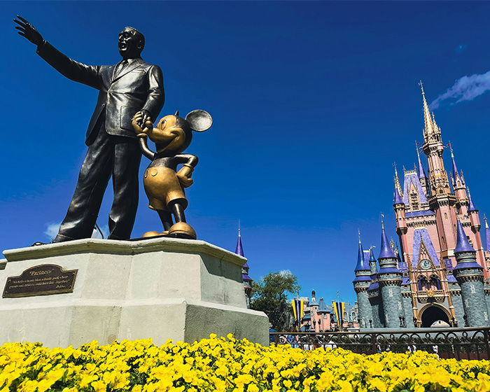 Disney World Fan Slapped With The Ultimate Karma After Cutting In Line To Get Photo With Character