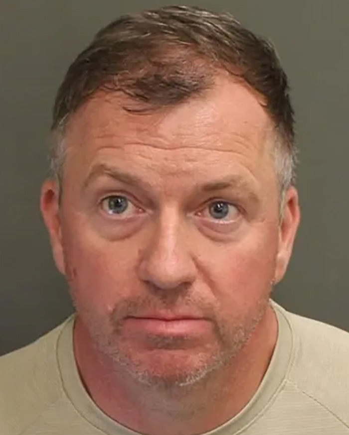 Disney World Fan Slapped With The Ultimate Karma After Cutting In Line To Get Photo With Character