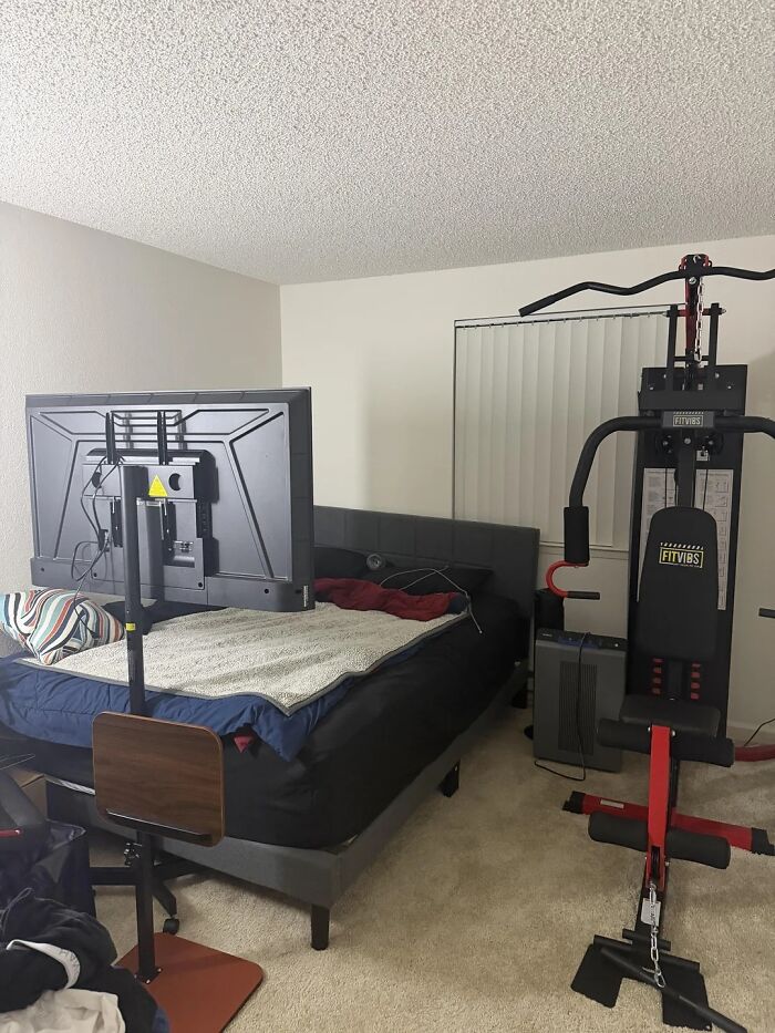 76 Unique Bachelor Pads That Might Make You Laugh, Cringe, And Maybe Take Notes