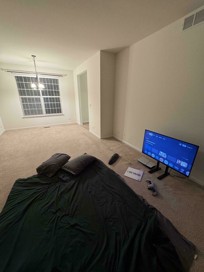 76 Unique Bachelor Pads That Might Make You Laugh, Cringe, And Maybe Take Notes