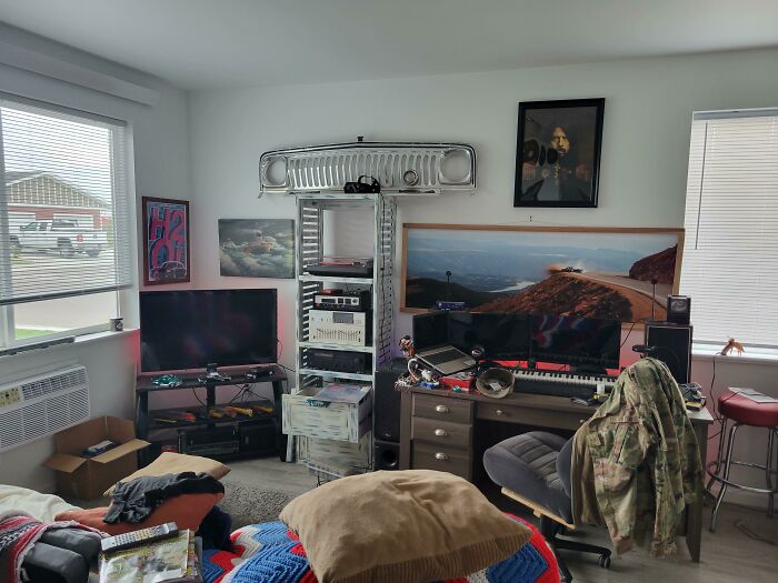 76 Unique Bachelor Pads That Might Make You Laugh, Cringe, And Maybe Take Notes