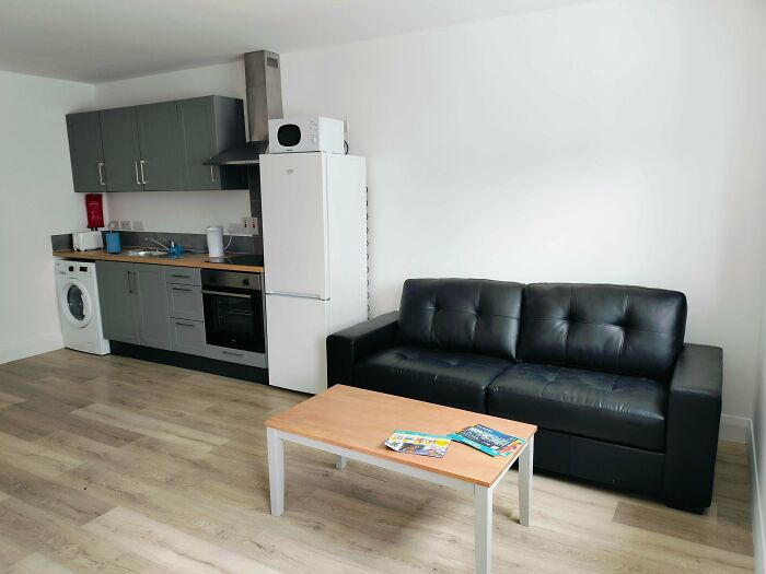 76 Unique Bachelor Pads That Might Make You Laugh, Cringe, And Maybe Take Notes