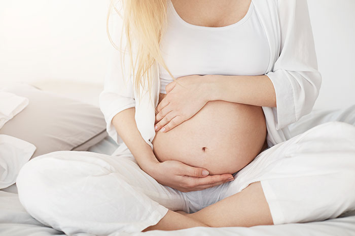 Pregnant GF Wants BF’s 17YO To Act Like A Big Bro To Her Baby, Bursts Into Tears As He Says No Way