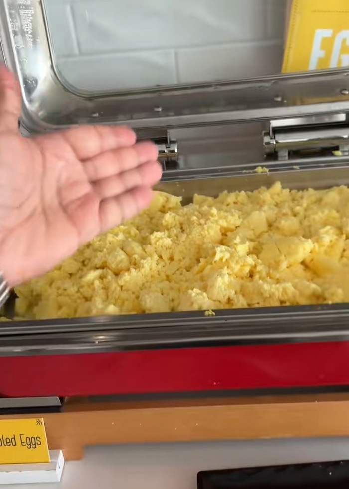 “What The Hell Is That?”: Hotel Guests Swear Off Free Breakfast After Learning How Buffet Eggs Are Made