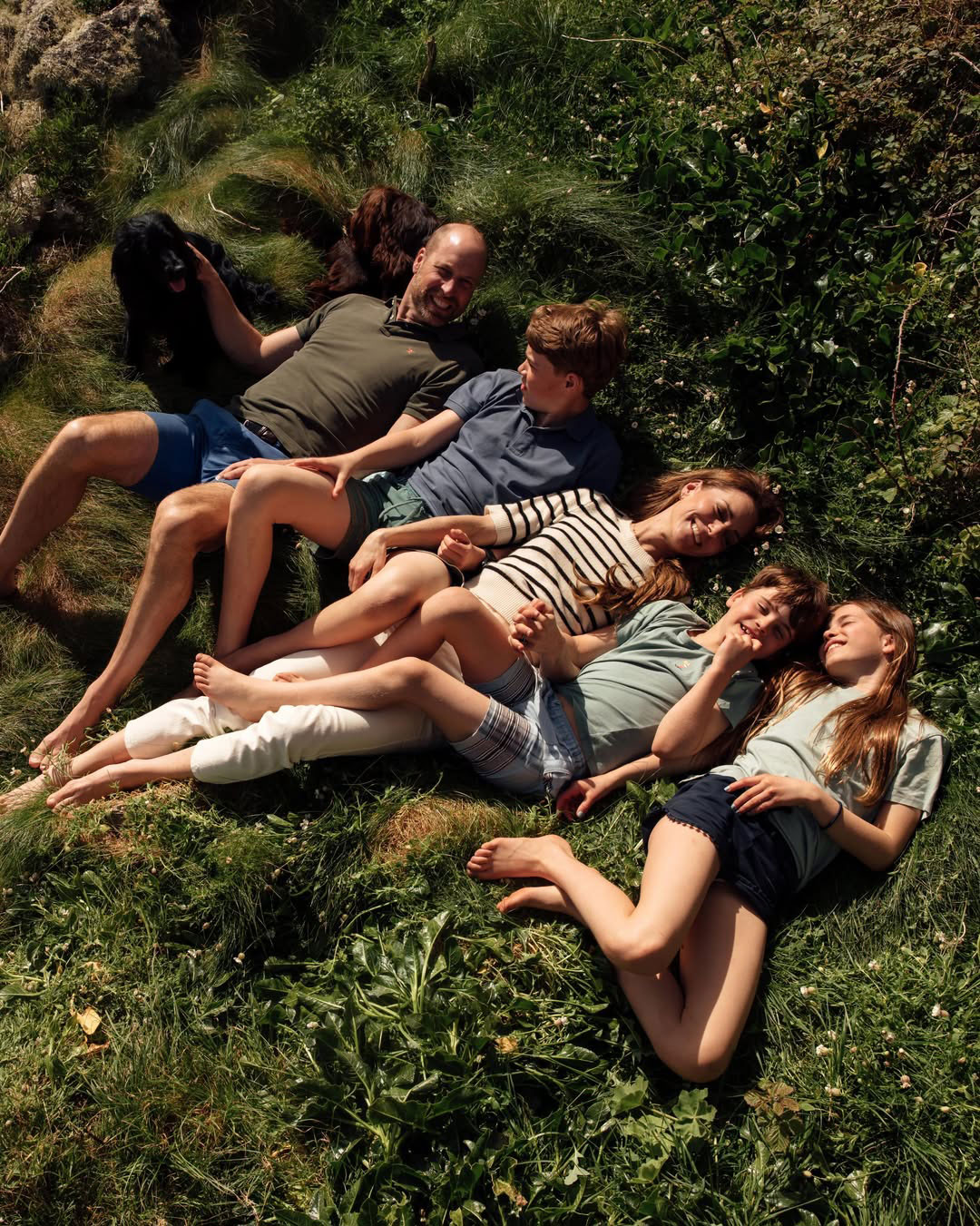 9 Details You Didn&rsquo;t Notice In William & Kate&rsquo;s 15th Anniversary Portrait
