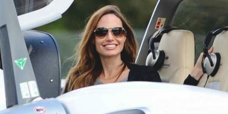 Angelina Jolie is a licensed pilot