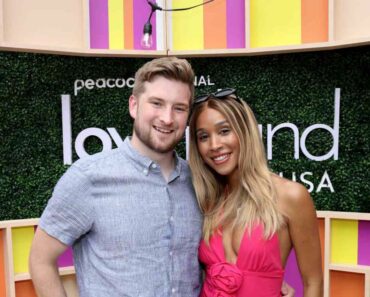 Carsten-Bergersen-Taylor-Smith-in-love-island (1) Carsten and Taylor Smith on love island studio