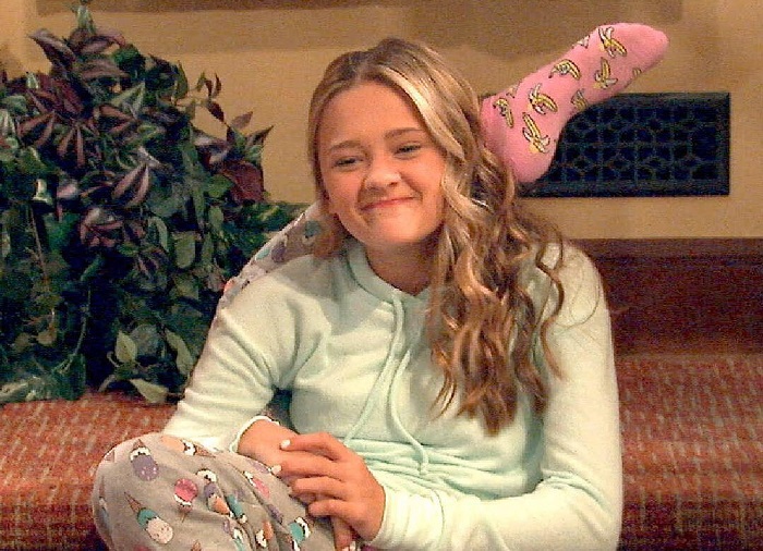 Lizzy Greene as Dawn