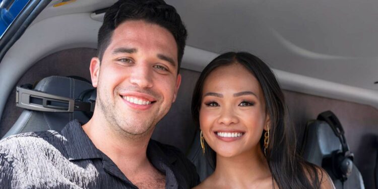 Jenn Tran and Devin Strader in a car Jenn Tran and Devin Strader in a car