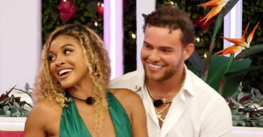 love-island-scene-hannnah-and-marco (1) hannah wright and marco donatelli during their time in the villa