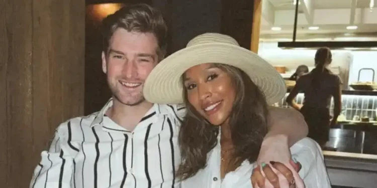Famous couple from Love island USA season 5 "Carsten "Bergie" Bergersen and Taylor Smith" Famous couple from Love island USA season 5 "Carsten "Bergie" Bergersen and Taylor Smith"