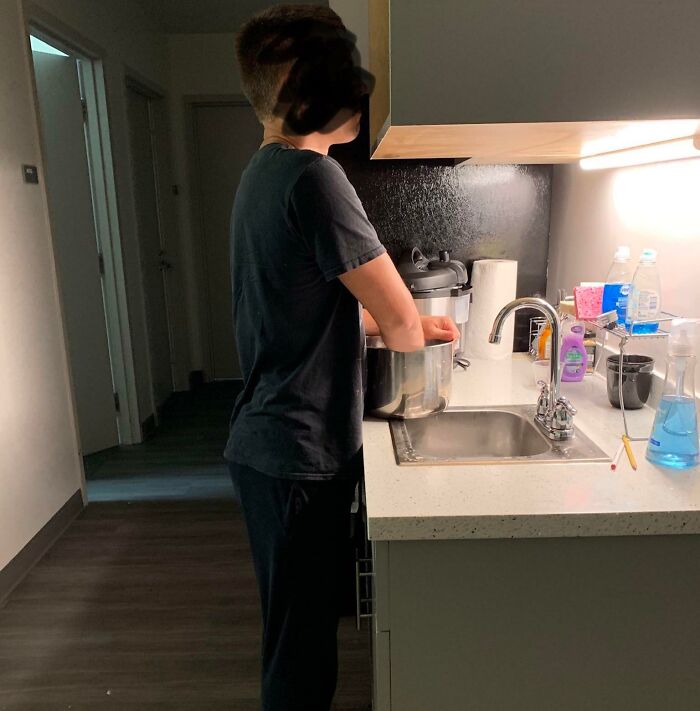&ldquo;Concrete Overflowed Out Of The Toilet&rdquo;: Home Improvement Fails Ranging From Hilarious To Disastrous