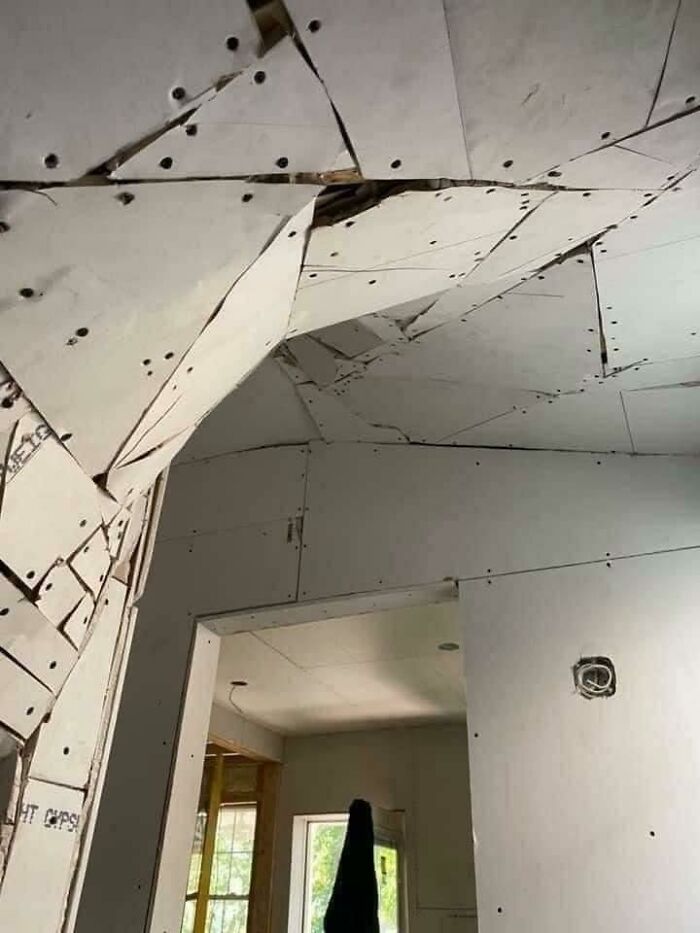 &ldquo;Concrete Overflowed Out Of The Toilet&rdquo;: Home Improvement Fails Ranging From Hilarious To Disastrous