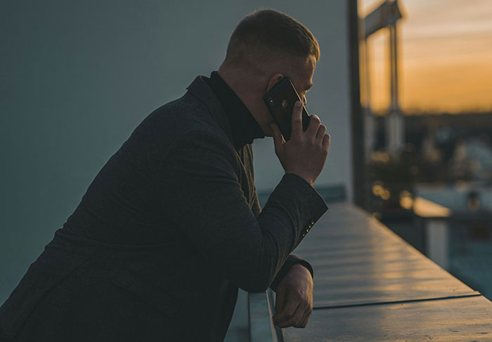 “Textlationships&rdquo;: Are We Replacing Real Intimacy With Constant Messaging?