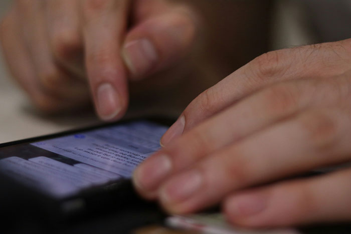 “Textlationships&rdquo;: Are We Replacing Real Intimacy With Constant Messaging?