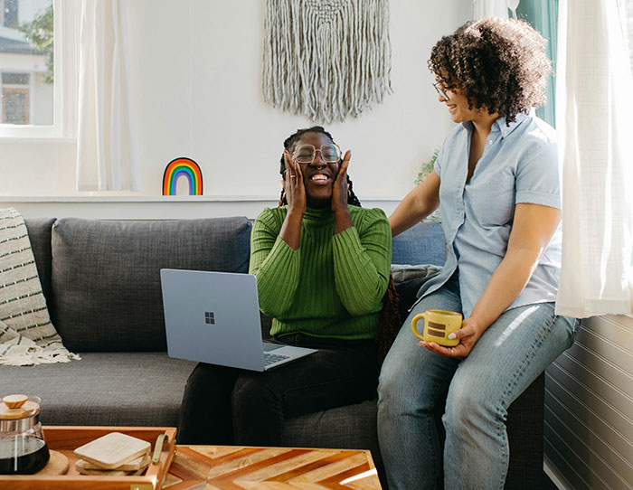 “Textlationships&rdquo;: Are We Replacing Real Intimacy With Constant Messaging?