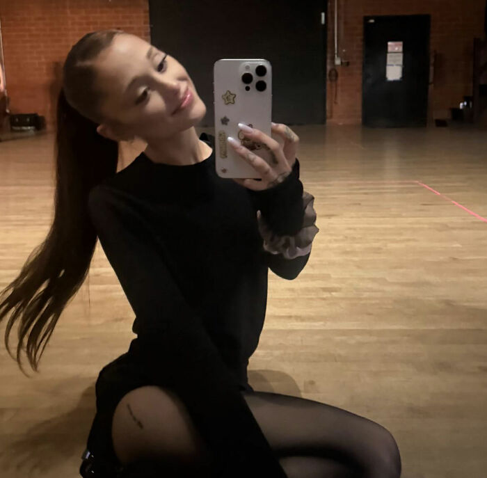 “Why Can’t She Ever Let Other People Shine”: Taylor Swift Accused Of Sabotaging Ariana Grande With Subtle Move