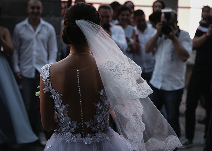 Bride Furious Sibling Refuses To Give Her $500 Wedding Gift After Agreeing To Work For Her For Free