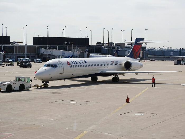 “Entitled” Passenger Forces Plane Back To Gate After Refusing To Hang Up Her Phone Before Takeoff