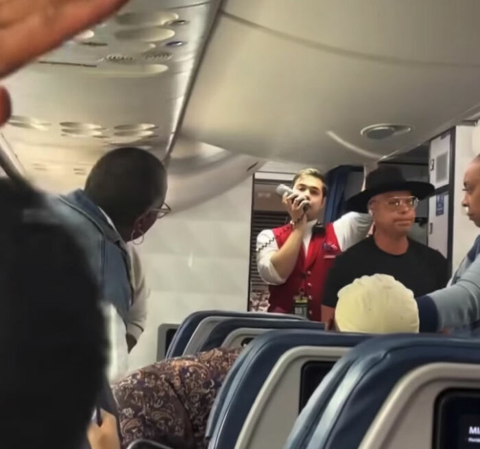 “Entitled” Passenger Forces Plane Back To Gate After Refusing To Hang Up Her Phone Before Takeoff