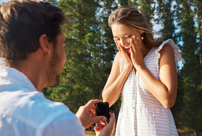 46 Hilarious Engagement Stories That Prove Love Is Equal Parts Romance And Chaos