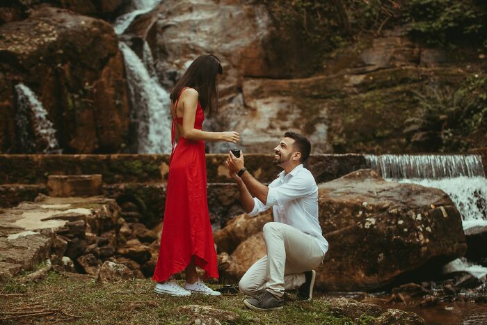 46 Hilarious Engagement Stories That Prove Love Is Equal Parts Romance And Chaos