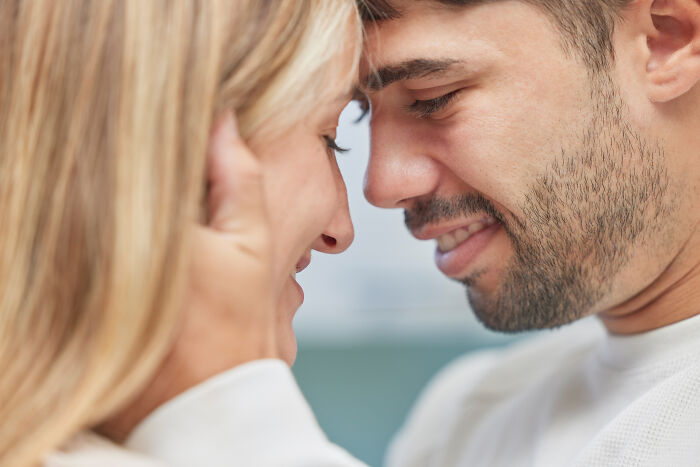Cheater Refuses To Take Accountability For Affair, Torn Between Husband And Ex She Cheated With