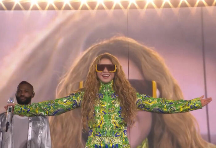 Shakira’s Massive Rio Show Slammed As A “Mess” After Fans Point Out Major Blunders