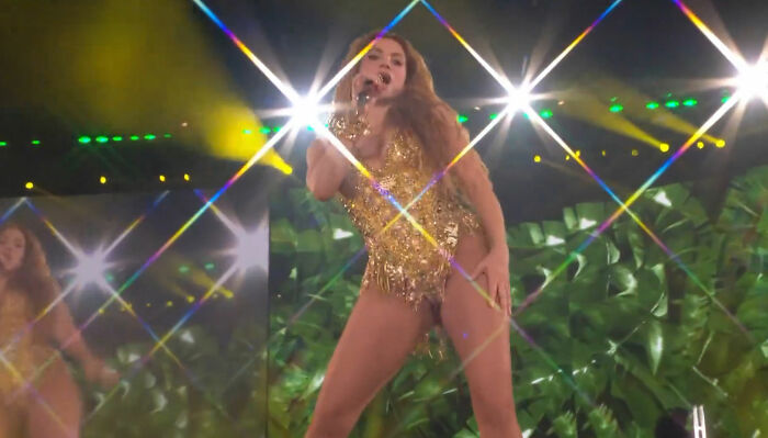 Shakira’s Massive Rio Show Slammed As A “Mess” After Fans Point Out Major Blunders