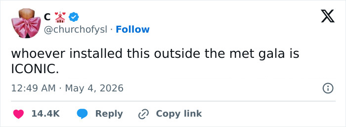 Hilarious Sign Mocking Jeff Bezos Outside Met Gala Hailed As “Iconic”