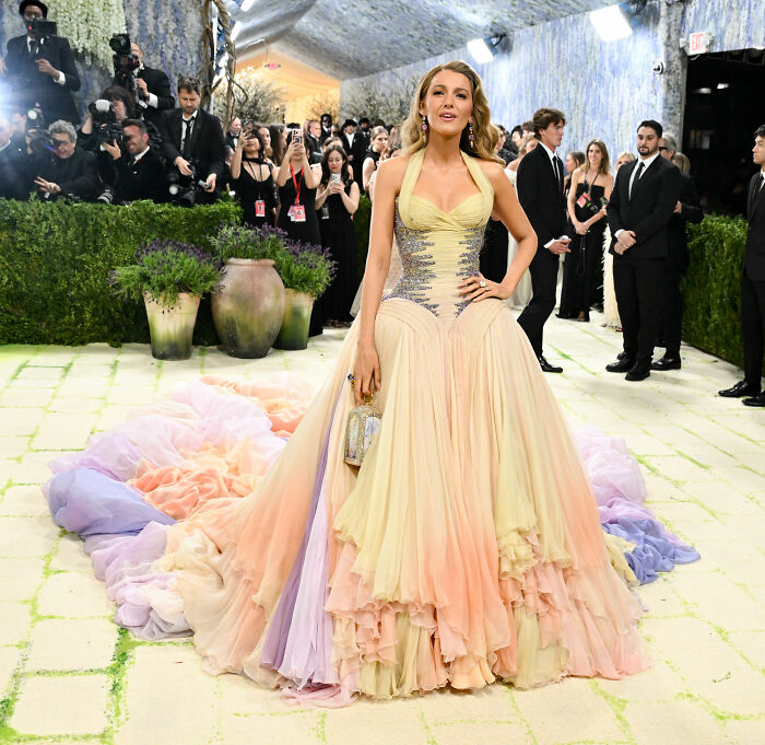 36 Most Jaw-Dropping Outfits From The 2026 MET Gala, Including Nicole Kidman