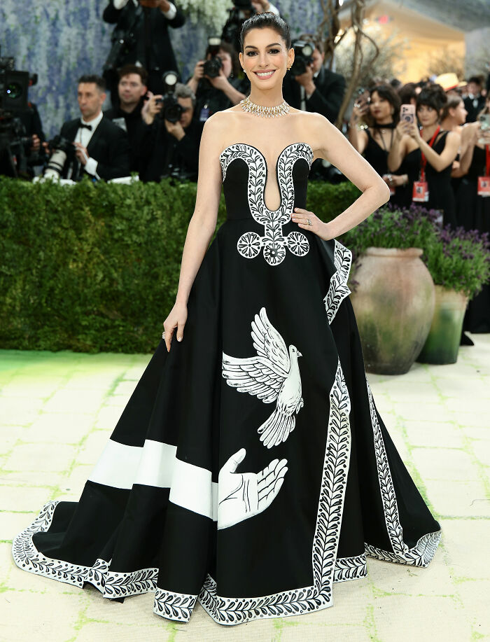 36 Most Jaw-Dropping Outfits From The 2026 MET Gala, Including Nicole Kidman