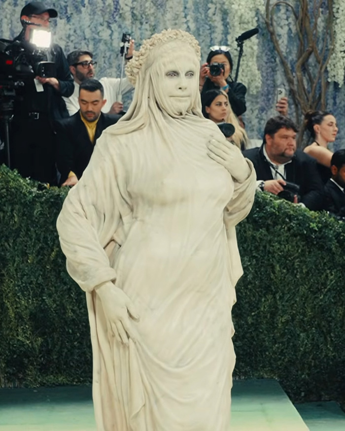 “Genuinely Disturbing”: Heidi Klum&rsquo;s Met Gala Outfit Slammed As Fans Mock Her Transformation