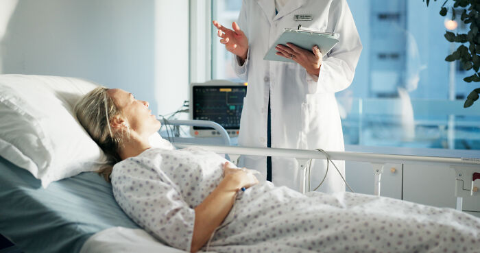 47 Times Doctors Wanted To Ask Their Patients &ldquo;How The Hell Are You Even Alive Right Now?&rdquo;