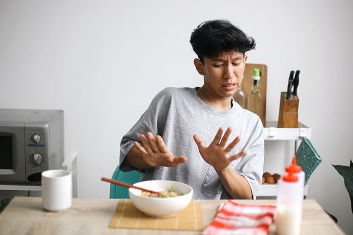 Potluck Dinner Gets Awkward After Dude Gets Mad Nobody Knew About His Food Allergy