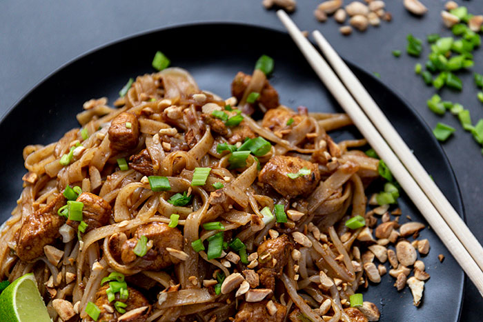 Potluck Dinner Gets Awkward After Dude Gets Mad Nobody Knew About His Food Allergy