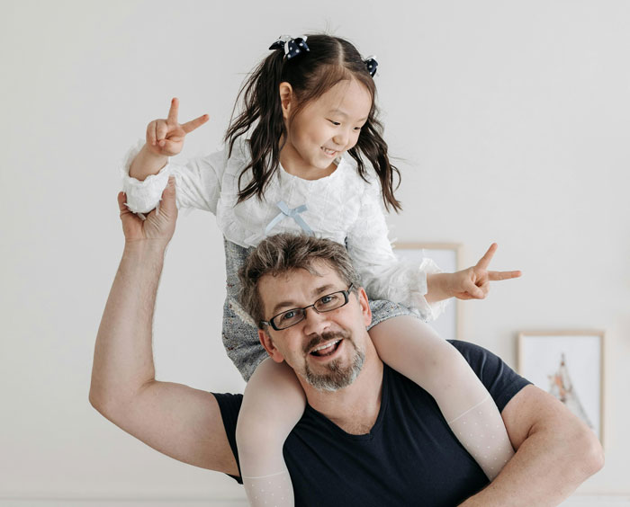 Karen Shames Father And Daughter For Having Fun At The Grocery Store, The Dad Makes Sure To Ruin Her Day