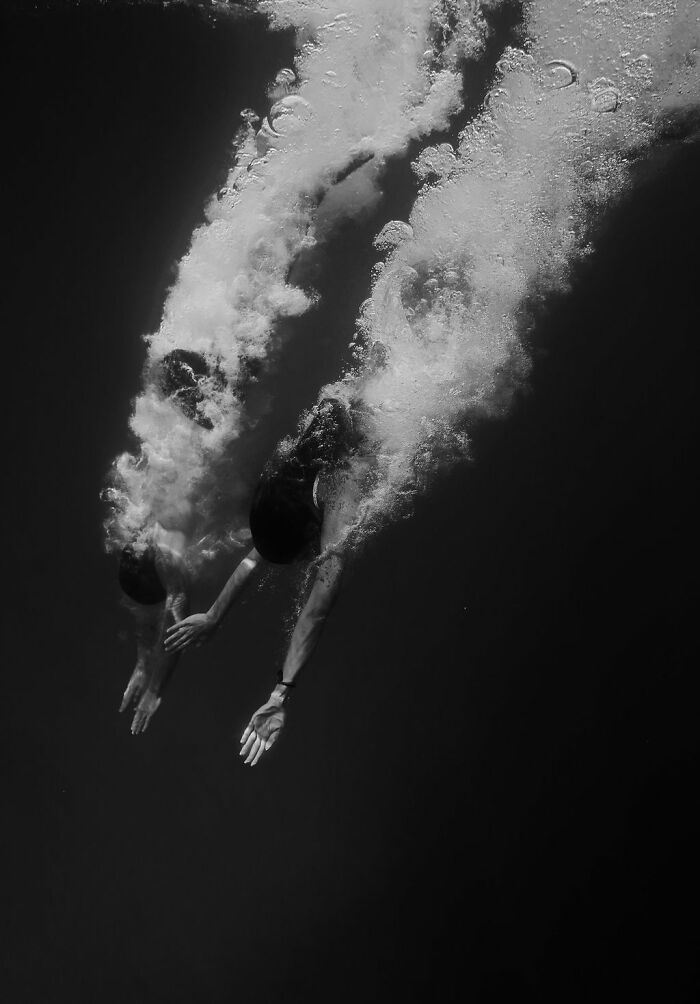 30 Breathtaking Images By This Artist That Show How The Human Body Dissolves Into Nature