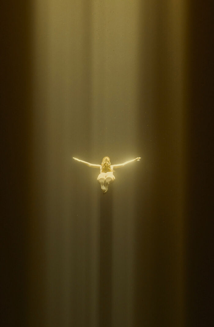 30 Breathtaking Images By This Artist That Show How The Human Body Dissolves Into Nature