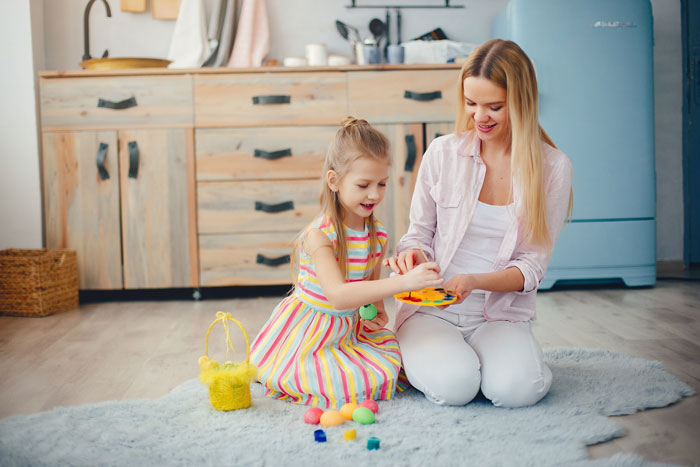 9YO Hurts Babysitter’s Fish And Mom Dismisses It, Babysitter Cuts Her Off And Suggests Therapy