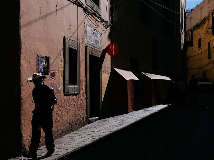 AAP Magazine Announces The 25 Winning Shadow-Themed Photographs