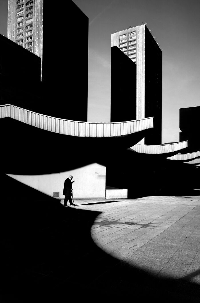 AAP Magazine Announces The 25 Winning Shadow-Themed Photographs