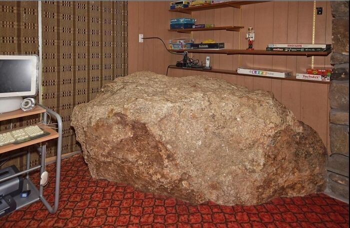 “The Unquestionable Futility Of Existence?”: 79 Of The Wildest Real Estate Listings That Made It To The Market (New Pics)