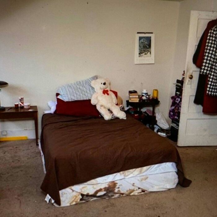 “The Unquestionable Futility Of Existence?”: 79 Of The Wildest Real Estate Listings That Made It To The Market (New Pics)