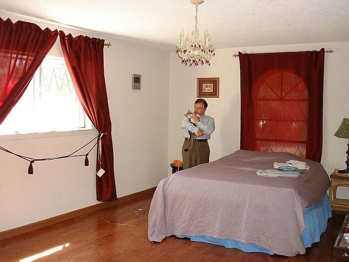 “The Unquestionable Futility Of Existence?”: 79 Of The Wildest Real Estate Listings That Made It To The Market (New Pics)