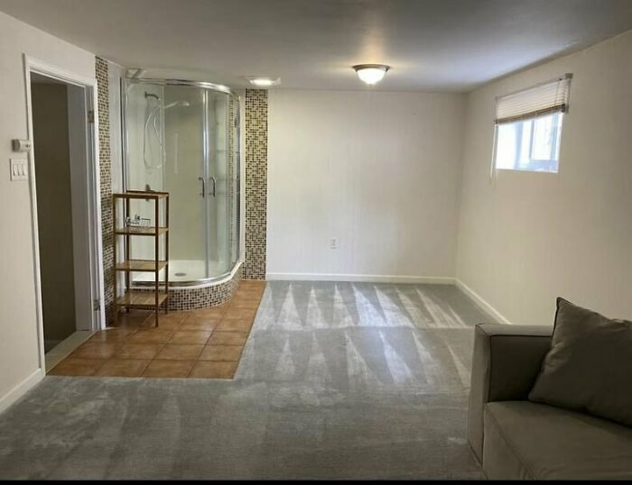 “The Unquestionable Futility Of Existence?”: 79 Of The Wildest Real Estate Listings That Made It To The Market (New Pics)